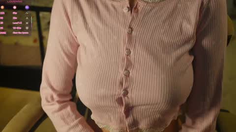 Snapshot of libbyshepard chatting on 09.23.25 Elena online show from 09.23.25