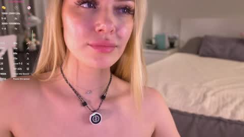 Snapshot of libbyshepard chatting on 11.30.25 Elena online show from 11.30.25