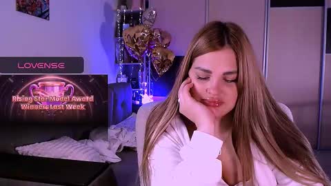 Snapshot of libra_mia chatting on 11.28.25 libra_mia online show from 11.28.25