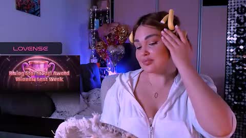 Snapshot of libra_mia chatting on 12.01.25 libra_mia online show from 12.01.25