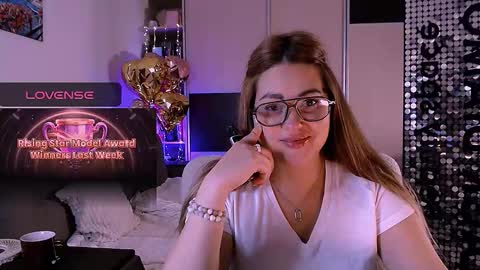 Snapshot of libra_mia chatting on 12.01.25 libra_mia online show from 12.01.25