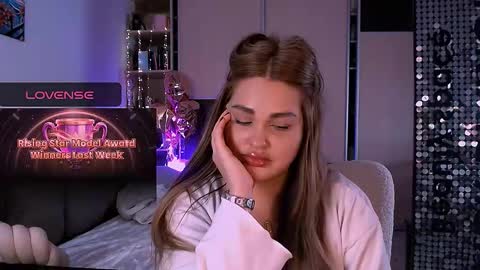 Snapshot of libra_mia chatting on 12.13.25 libra_mia online show from 12.13.25