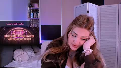 Snapshot of libra_mia chatting on 12.22.25 libra_mia online show from 12.22.25