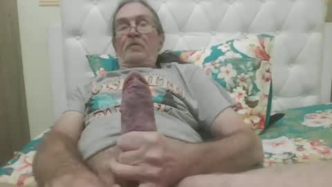 Snapshot of lickittostickit chatting on 01.24.25 lickittostickit online show from 01.24.25
