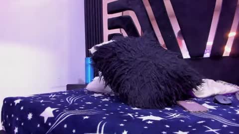 Snapshot of licyevans chatting on 12.13.24 licy online show from 12.13.24