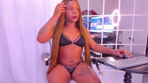 Snapshot of licyevans chatting on 09.16.25 licy online show from 09.16.25