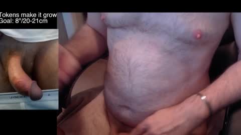 Snapshot of liebestool008 chatting on 12.14.25 8curve online show from 12.14.25