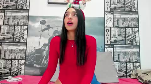 Snapshot of light_haze chatting on 12.05.25 light_haze online show from 12.05.25