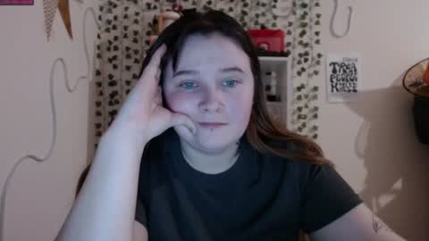 light_lunaa online show from 01.24.25