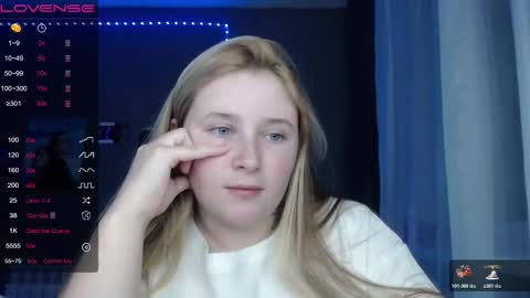 light_lunaa online show from 11.04.25