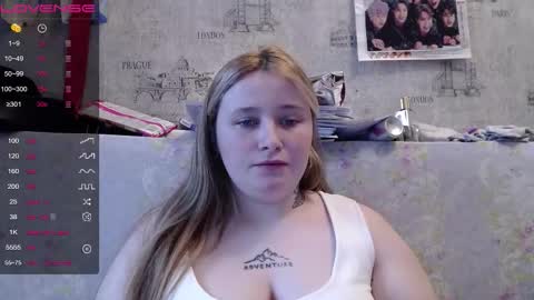 light_lunaa online show from 11.12.25