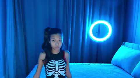 Lihn Pham online show from 11.18.25