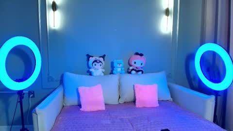 Lihn Pham online show from 12.20.25