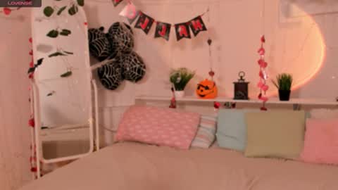 Snapshot of lii_rose chatting on 10.30.25 Lii online show from 10.30.25