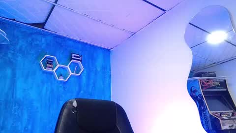 Snapshot of liiaam_lee_ chatting on 12.10.24 Daniel online show from 12.10.24