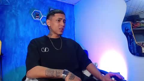 Snapshot of liiaam_lee_ chatting on 01.12.25 Daniel online show from 01.12.25