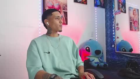 Snapshot of liiaam_lee_ chatting on 10.28.25 Daniel online show from 10.28.25