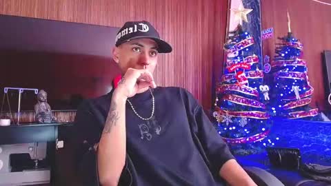 Snapshot of liiaam_lee_ chatting on 12.14.25 Daniel online show from 12.14.25