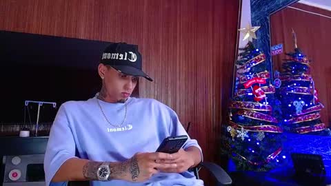 Snapshot of liiaam_lee_ chatting on 12.18.25 Daniel online show from 12.18.25