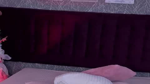 Snapshot of liiacathaleya chatting on 12.14.25 Lia online show from 12.14.25