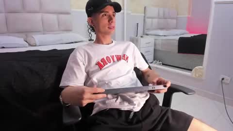 L I I A M online show from 02.05.25