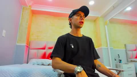 L I I A M online show from 02.10.25