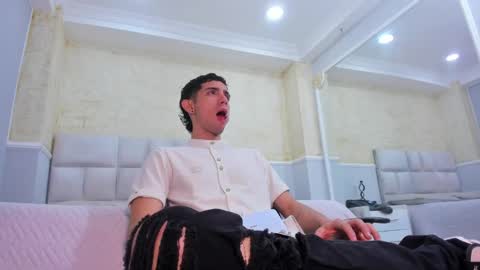 L I I A M online show from 02.21.25