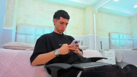 L I I A M online show from 02.28.25