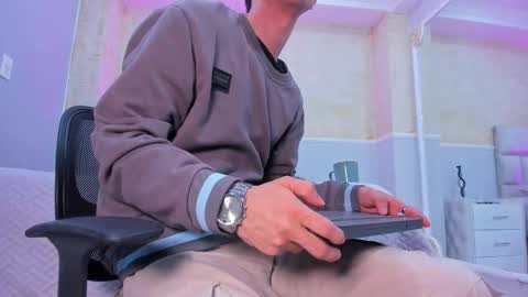 L I I A M online show from 03.02.25