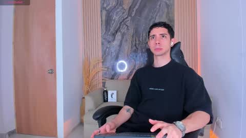 L I I A M online show from 09.08.25