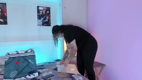         online show from 10.03.25