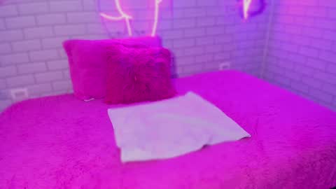 LIILY online show from 12.21.24