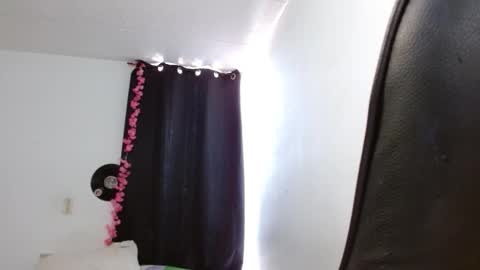 Snapshot of liisaax chatting on 11.22.25 lisa online show from 11.22.25