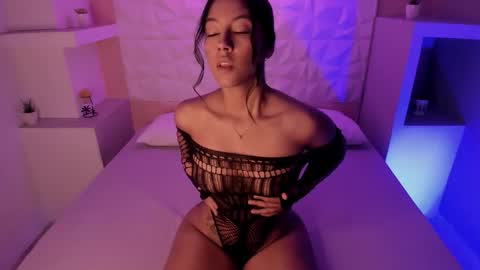 LiizJones online show from 10.14.25