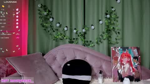 Snapshot of lika_moon chatting on 01.21.25 Lika online show from 01.21.25