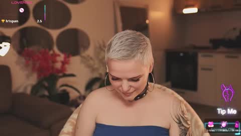 likaaberry online show from 10.29.25