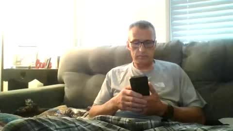 Snapshot of like2watchuwatchme chatting on 10.29.25 Like2watchuwatchme online show from 10.29.25