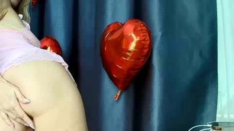 Mia                   Onlyfans link -  online show from 02.17.25