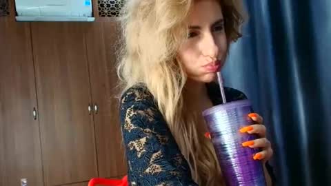 Mia                   Onlyfans link -  online show from 11.21.25