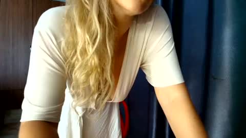 Mia                   Onlyfans link -  online show from 08.03.26