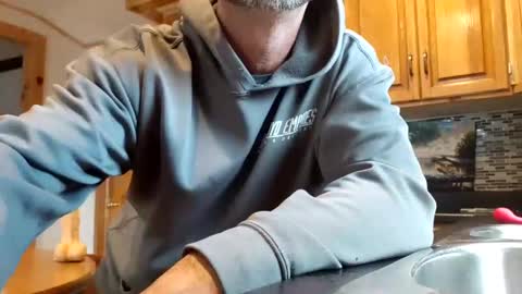 Snapshot of likedoingit69 chatting on 10.26.25 St pierre online show from 10.26.25