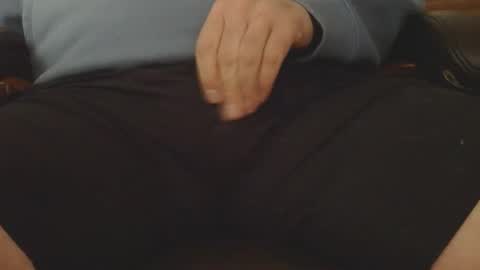 Snapshot of likestawatch50 chatting on 12.18.25 likestawatch50 online show from 12.18.25