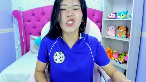 Snapshot of lil_cey chatting on 01.18.25 Lili Cey online show from 01.18.25