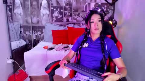 Snapshot of lil_cey chatting on 09.19.25 Lili Cey online show from 09.19.25