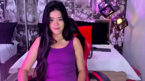 Snapshot of lil_cey chatting on 10.11.25 Lili Cey online show from 10.11.25