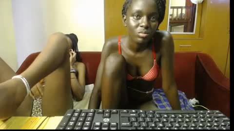 Snapshot of lil_doll_petite chatting on 03.12.26 Euni online show from 03.12.26