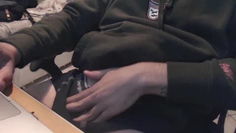 Snapshot of lil_j_ chatting on 10.11.25 lil_j_ online show from 10.11.25