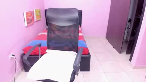 lil_mommy_slut online show from 11.10.25