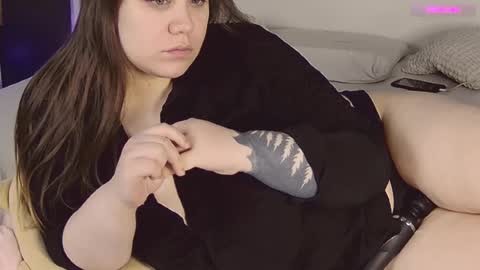 Snapshot of lil_nessa chatting on 02.18.25 Nessa Greyrat   if u like me tip 25 tk and put  online show from 02.18.25