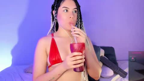 Snapshot of lil_swaay chatting on 02.11.25 Lola online show from 02.11.25